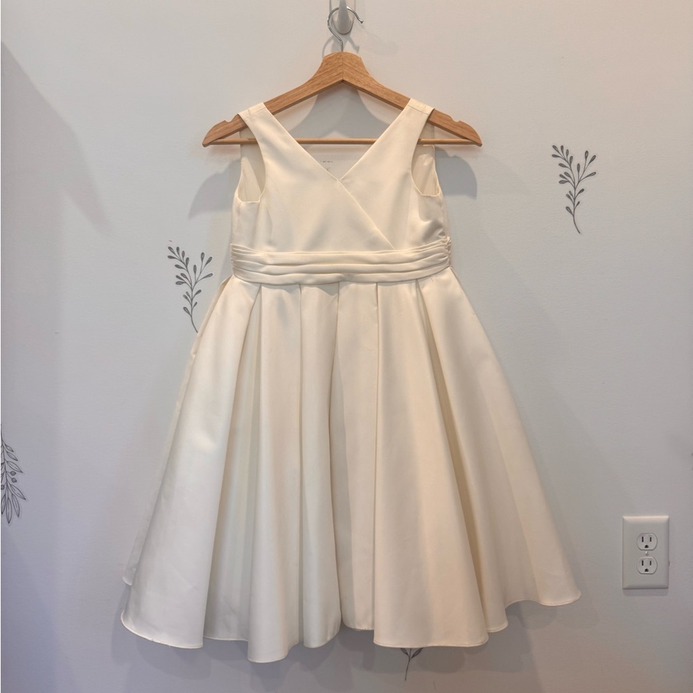 Cream A-Line Sleeveless V-Neck Dress for Weddings